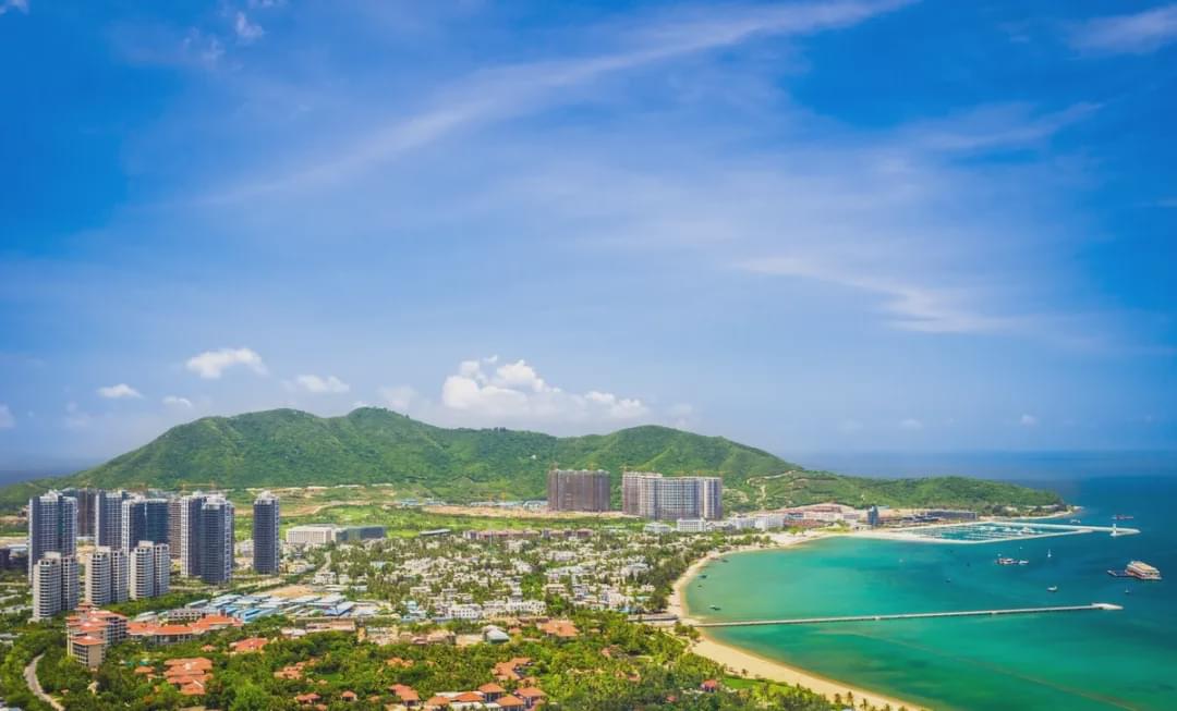 南海翡翠中的岁月诗篇——海南风情散文记